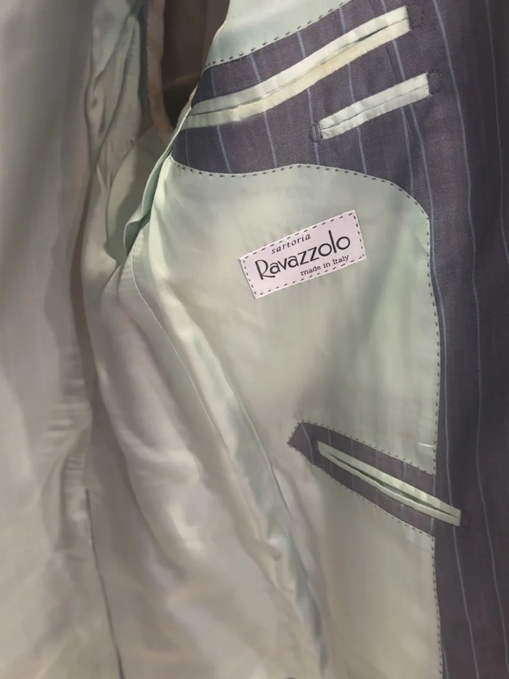 Ravazzolo Hand-tailored Men's Gray Pinstripe Single-Breasted Blazer